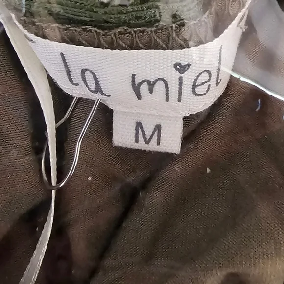 LA MIEL Gorgeous Lace Boho Short Sleeve V-Neck Top•Size Medium•Olive Green - Picture 12 of 13